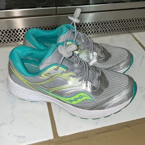 Saucony 7.5 sneakers